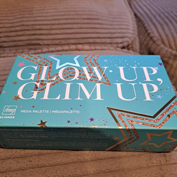 Glow up, Glim up.  Avon makeup mega palette 🎨. - Picture 8 of 11